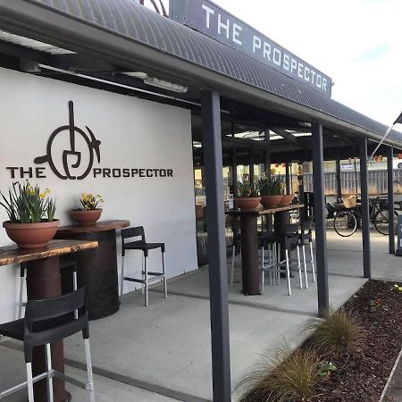 The Prospector Lawrence Motel Luaran gambar